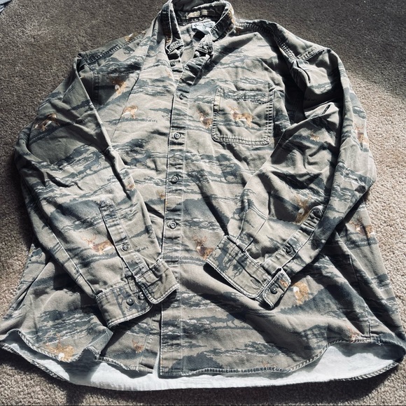 Columbia Elk Button-up - Picture 2 of 6